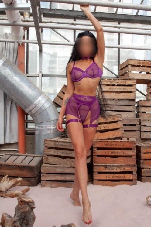 Николь — эротические фото