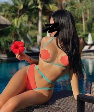 Адель — эротические фото